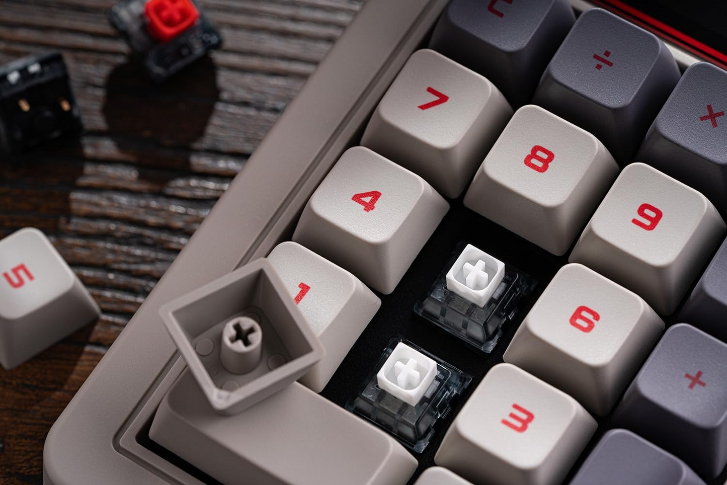 8BitDo Retro 18 Mechanical Numpad, Calculator, Bluetooth/2.4G/Wired Numpad for Windows and Android